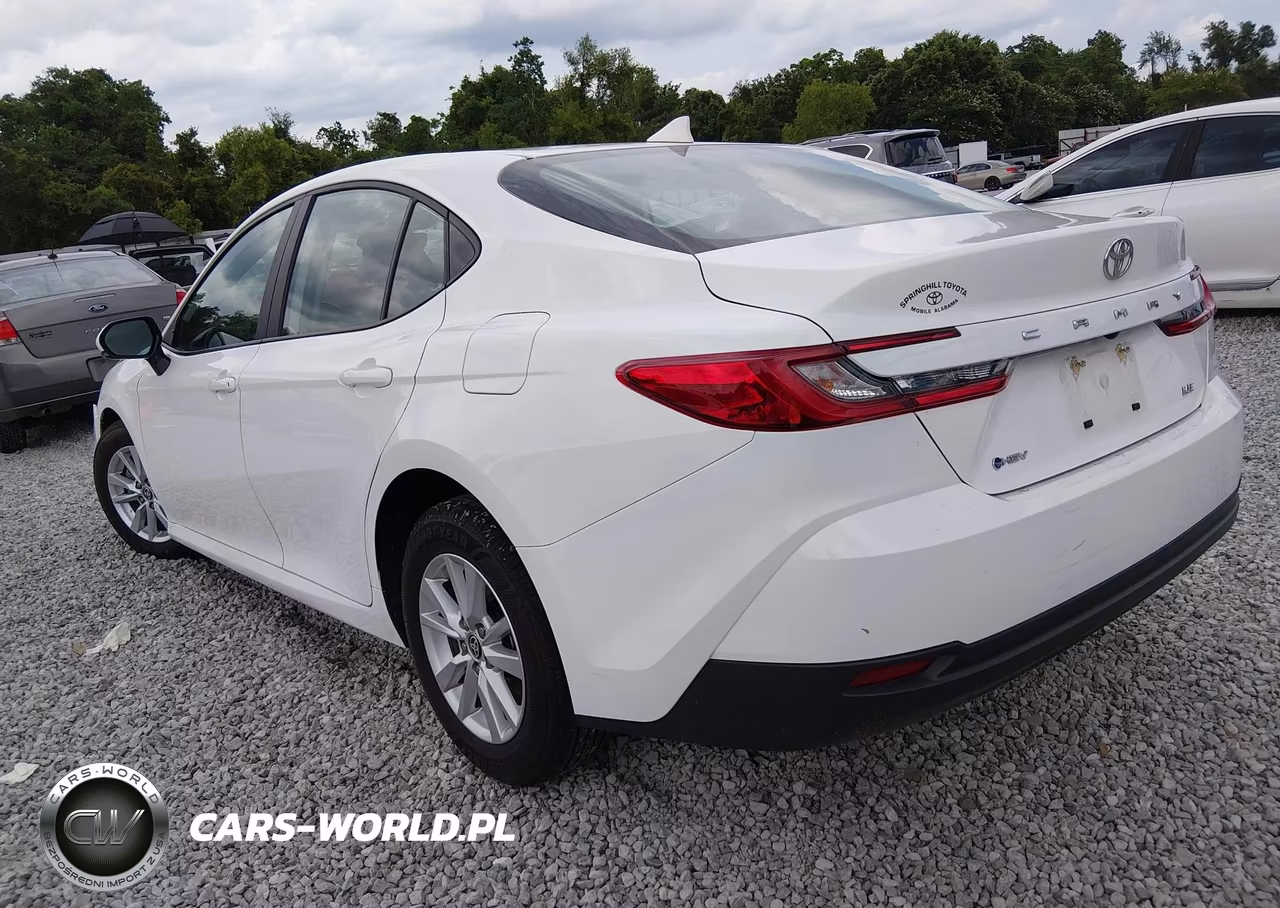 2025 Toyota Camry Le VIN:4T1DAACK7SU047079 - 3