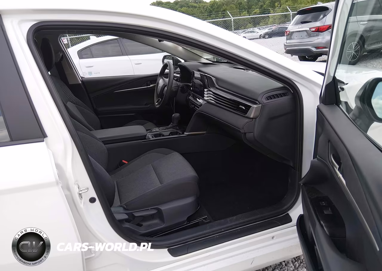 2025 Toyota Camry Le VIN:4T1DAACK7SU047079 - 5