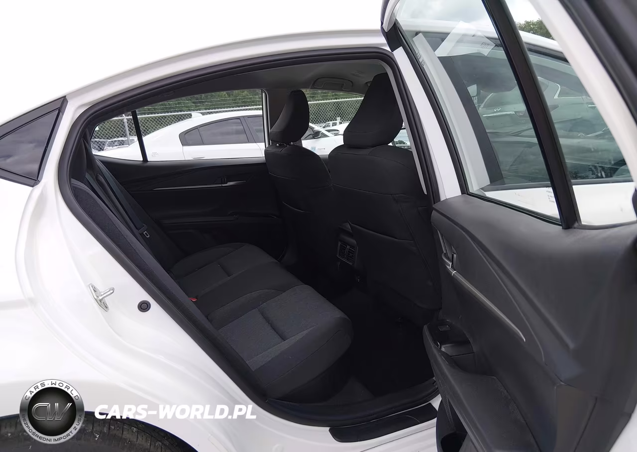 2025 Toyota Camry Le VIN:4T1DAACK7SU047079 - 8