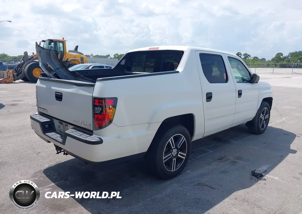 2012 Honda Ridgeline Sport VIN:5FPYK1F77CB453343 - 4