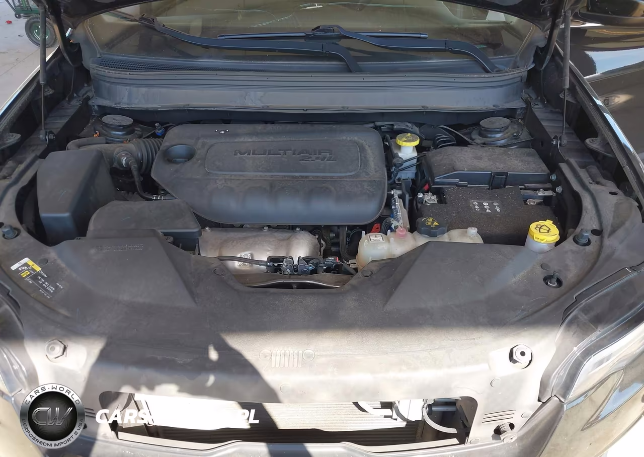 2019 Jeep Cherokee Latitude 4X4 VIN:1C4PJMCB7KD257717 - 10