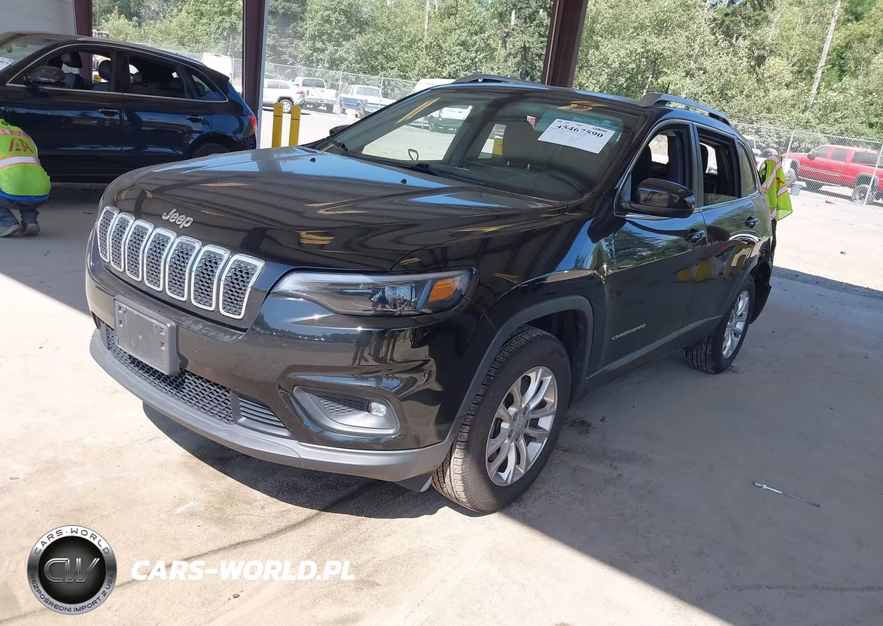 2019 Jeep Cherokee Latitude 4X4 VIN:1C4PJMCB7KD257717 - 2