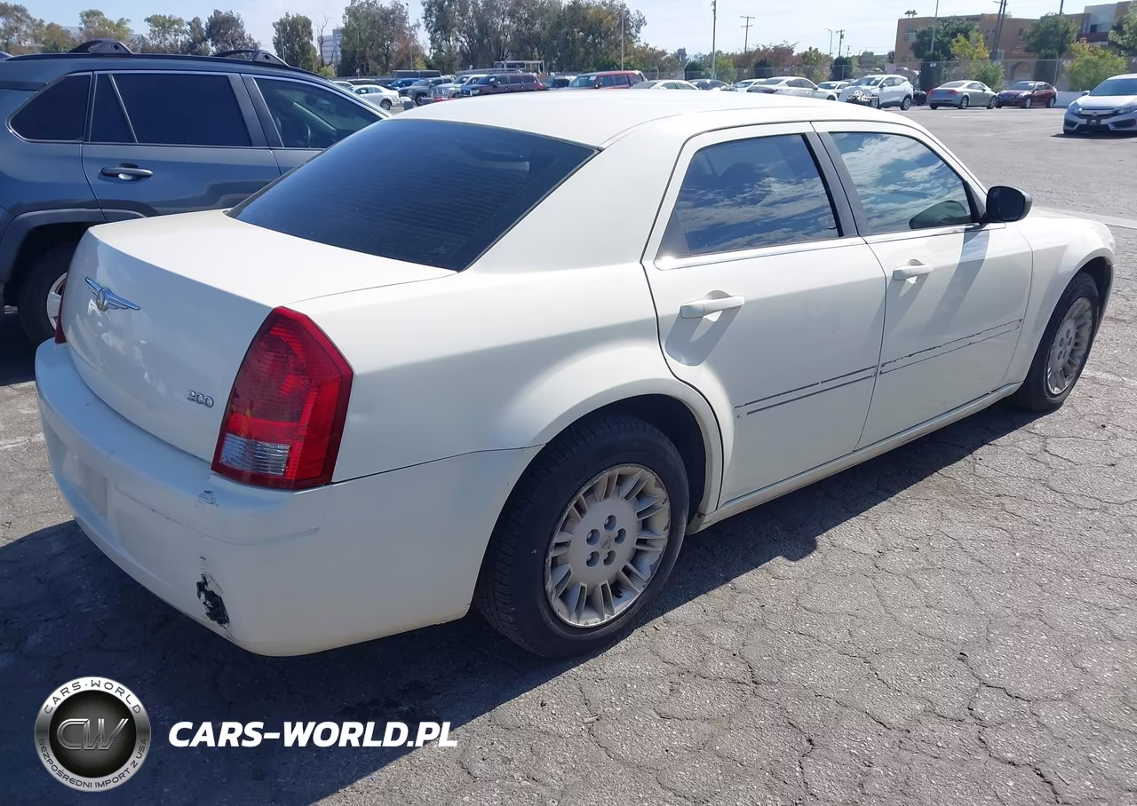 2006 Chrysler 300 VIN:2C3KA43R86H313796 - 4