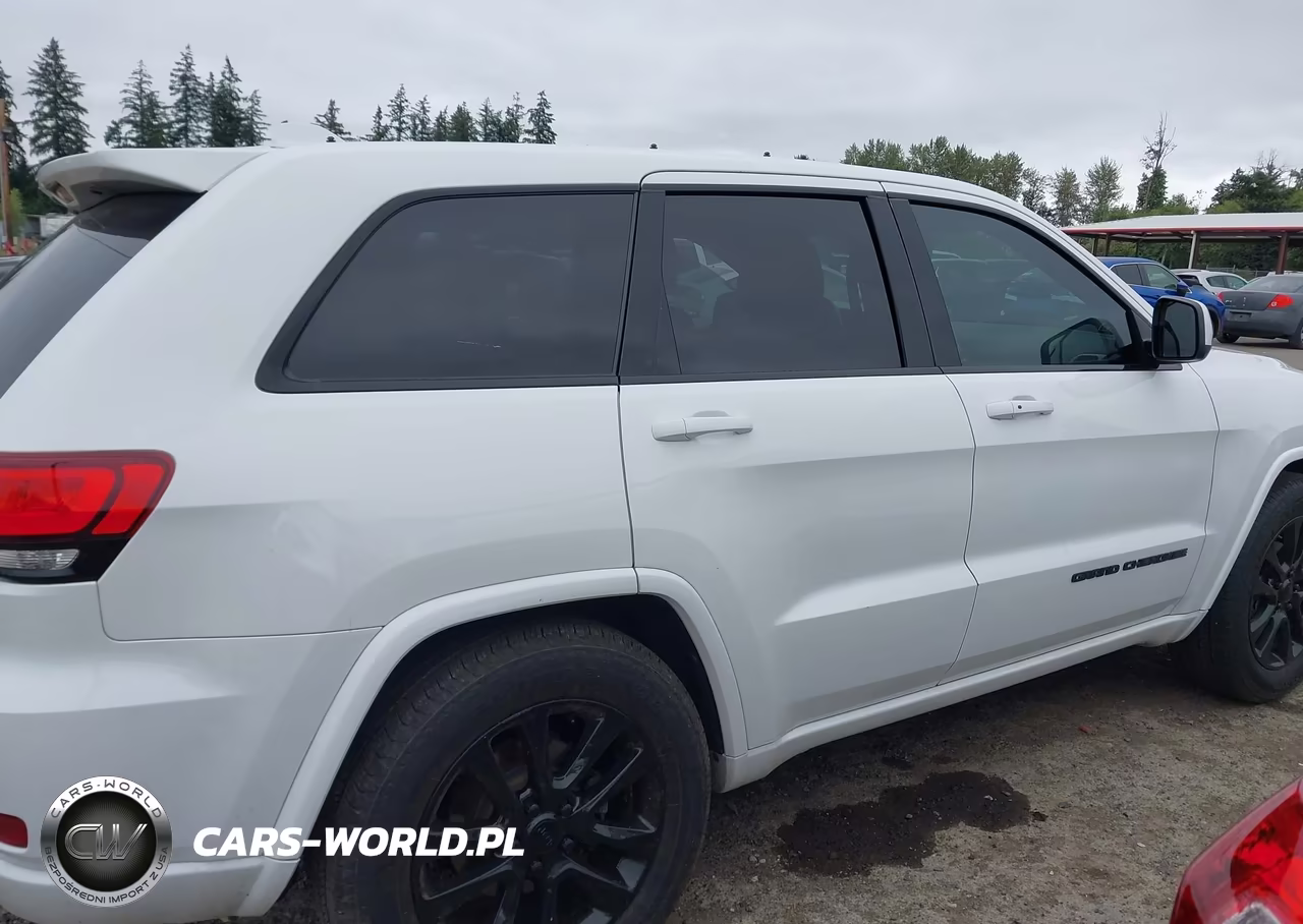 2019 Jeep Grand Cherokee Altitude 4X2 VIN:1C4RJEAG6KC857762 - 13