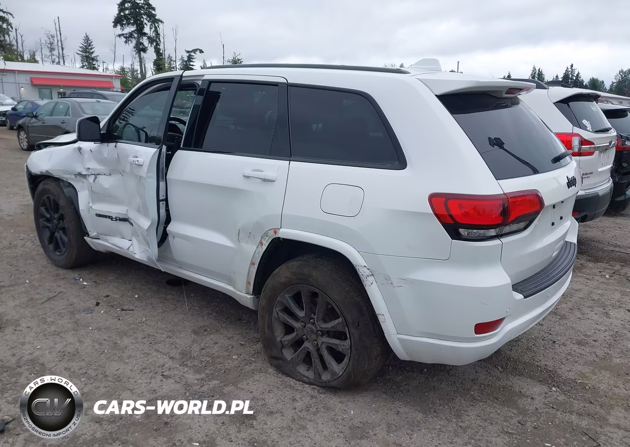 2019 Jeep Grand Cherokee Altitude 4X2 VIN:1C4RJEAG6KC857762 - 3