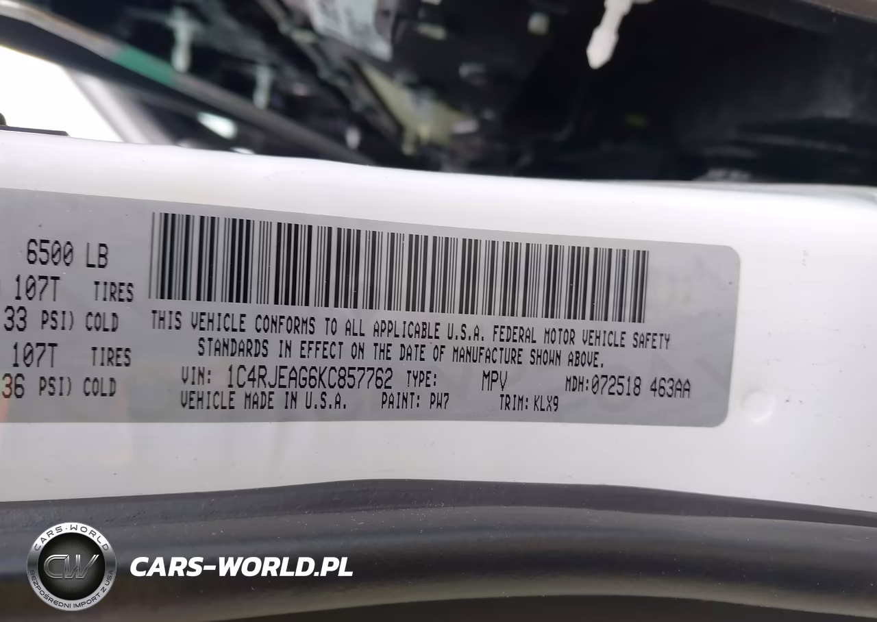 2019 Jeep Grand Cherokee Altitude 4X2 VIN:1C4RJEAG6KC857762 - 9
