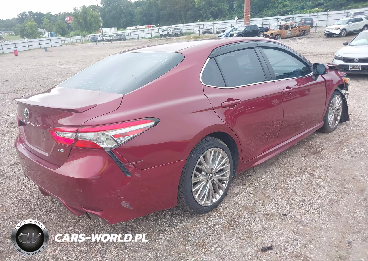 2018 Toyota Camry Se VIN:4T1B11HK3JU609767 - 4