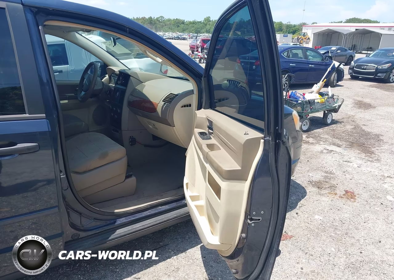 2008 Chrysler Town & Country Lx VIN:2A8HR44HX8R153138 - 5