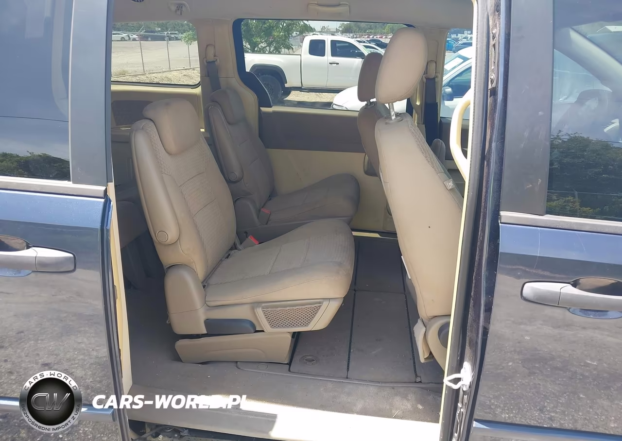 2008 Chrysler Town & Country Lx VIN:2A8HR44HX8R153138 - 8