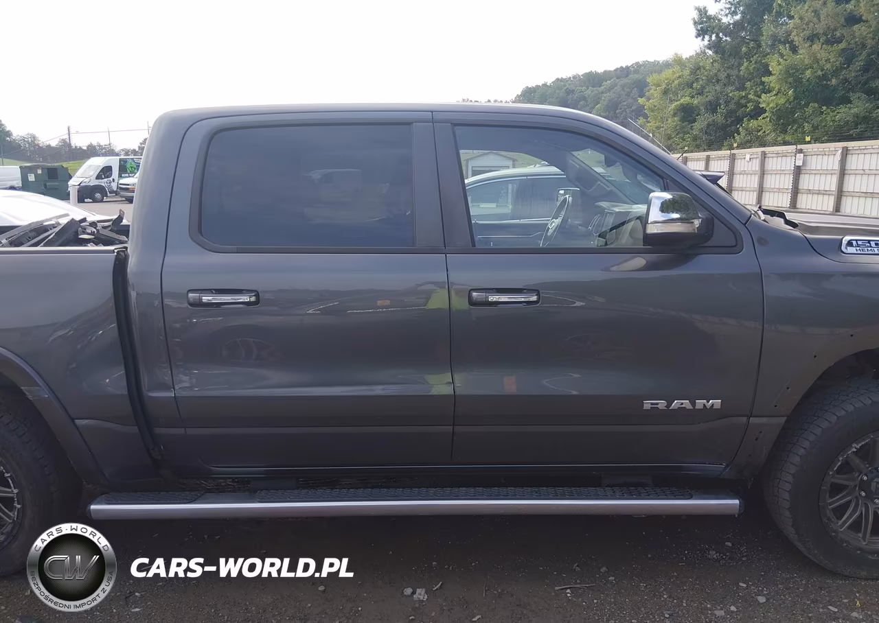 2019 Ram 1500 Laramie 4X4 5'7 Box VIN:1C6SRFJTXKN553004 - 14