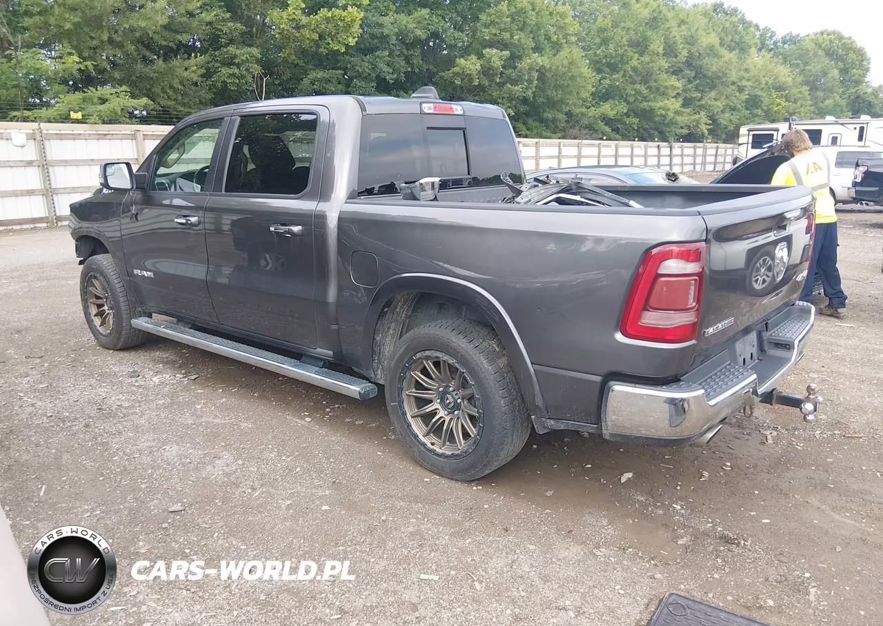 2019 Ram 1500 Laramie 4X4 5'7 Box VIN:1C6SRFJTXKN553004 - 3