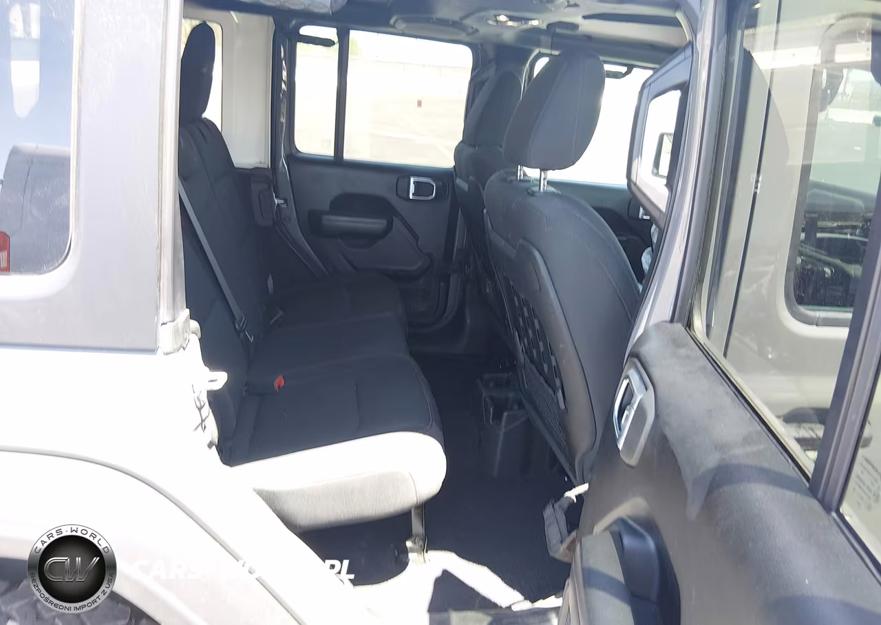 2021 Jeep Wrangler Unlimited Rubicon 4X4 VIN:1C4HJXFG7MW613040 - 8