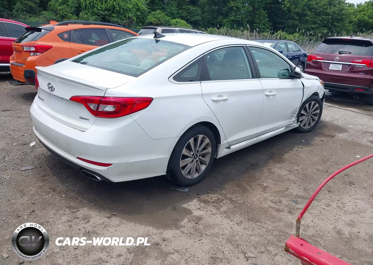 2017 Hyundai Sonata Sport VIN:5NPE34AF5HH575054 - 4