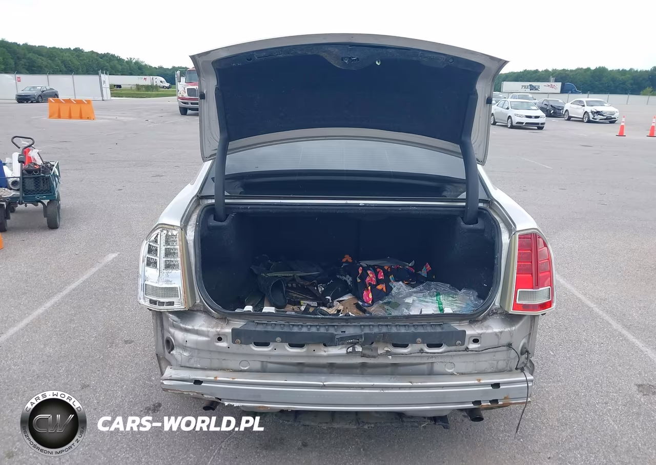 2012 Chrysler 300 Limited VIN:2C3CCACG8CH113329 - 16