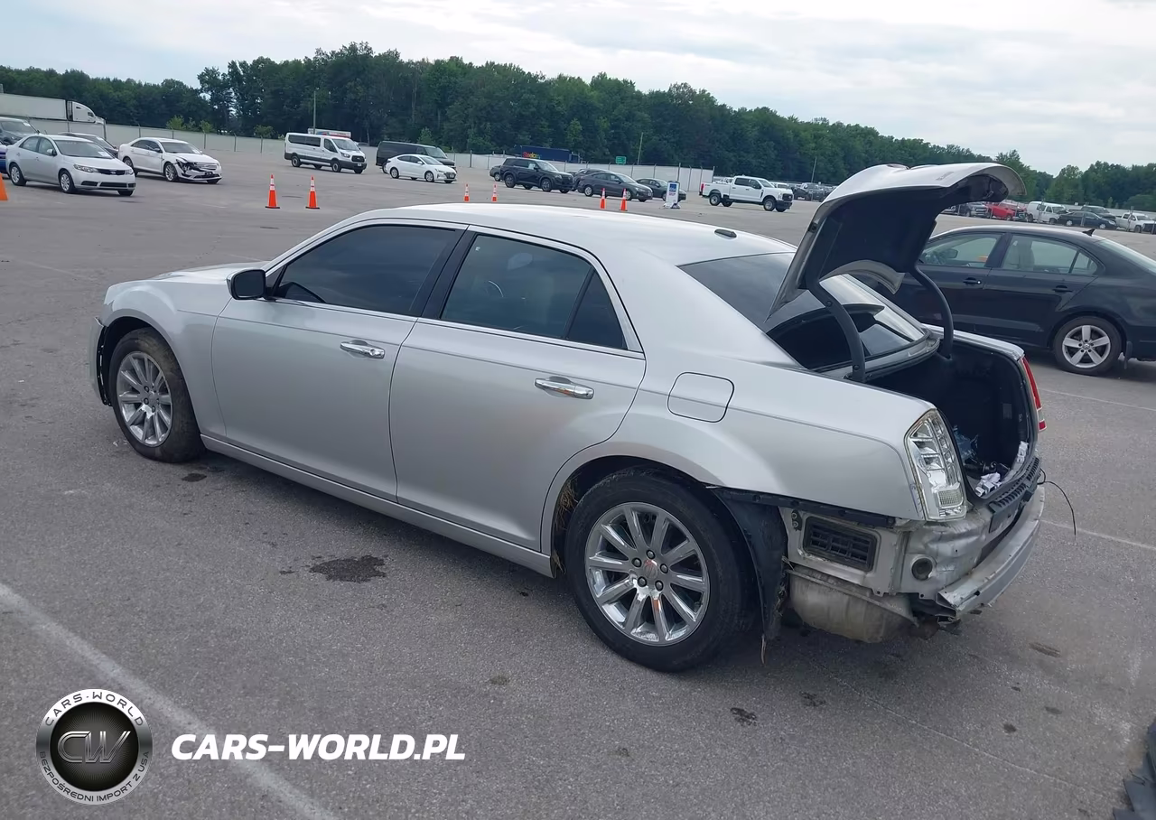 2012 Chrysler 300 Limited VIN:2C3CCACG8CH113329 - 3