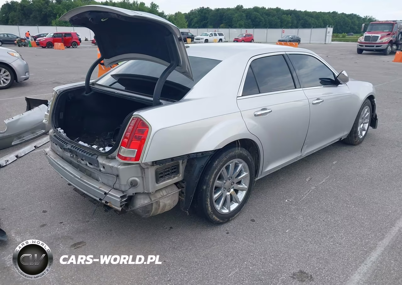 2012 Chrysler 300 Limited VIN:2C3CCACG8CH113329 - 4