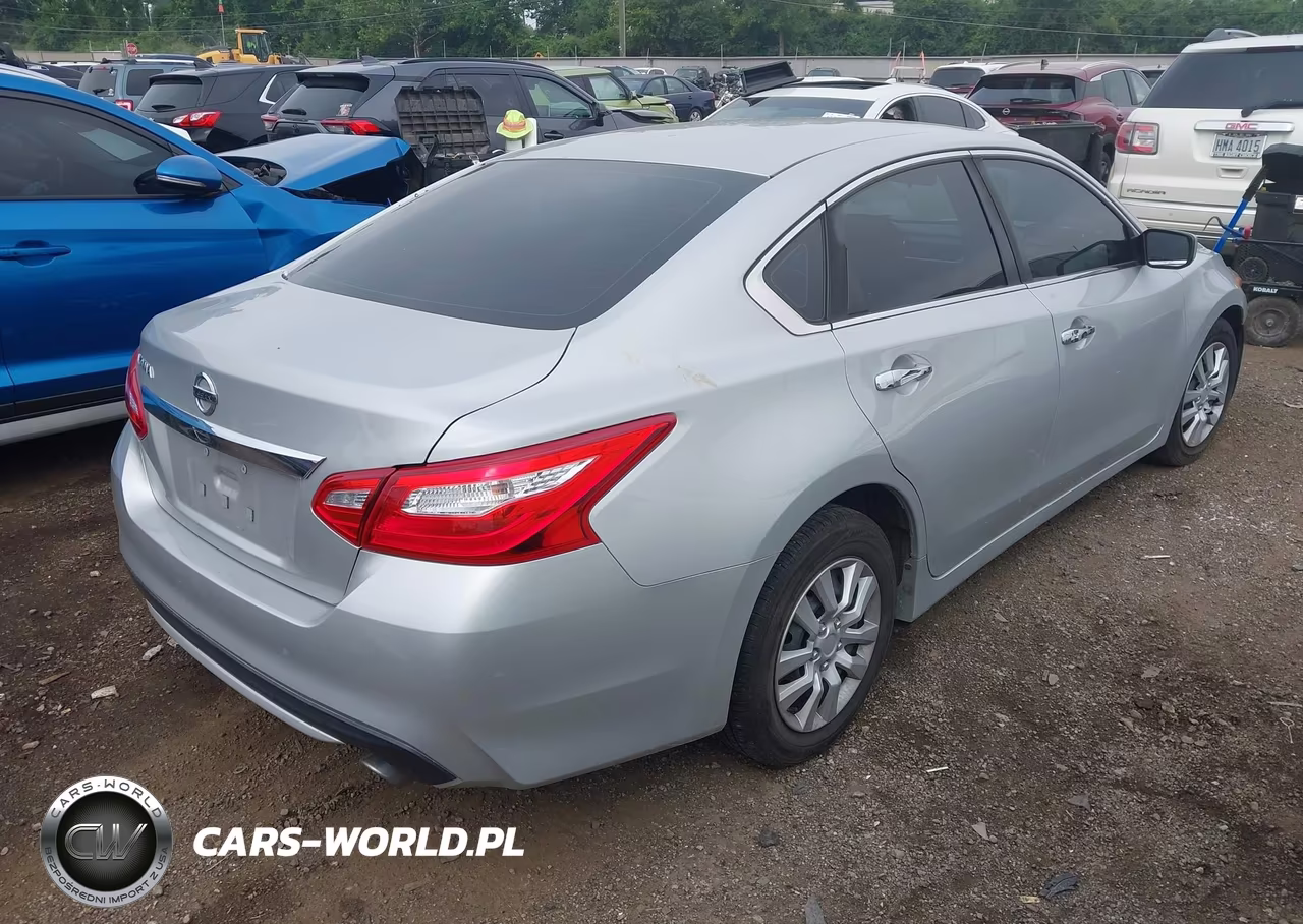2017 Nissan Altima 2.5 S VIN:1N4AL3AP3HN343897 - 4