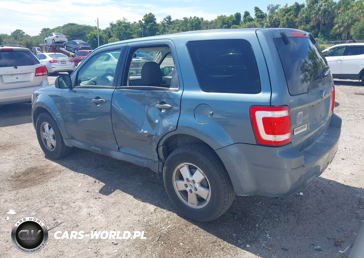 2011 Ford Escape Xls VIN:1FMCU0C77BKB75522 - 3