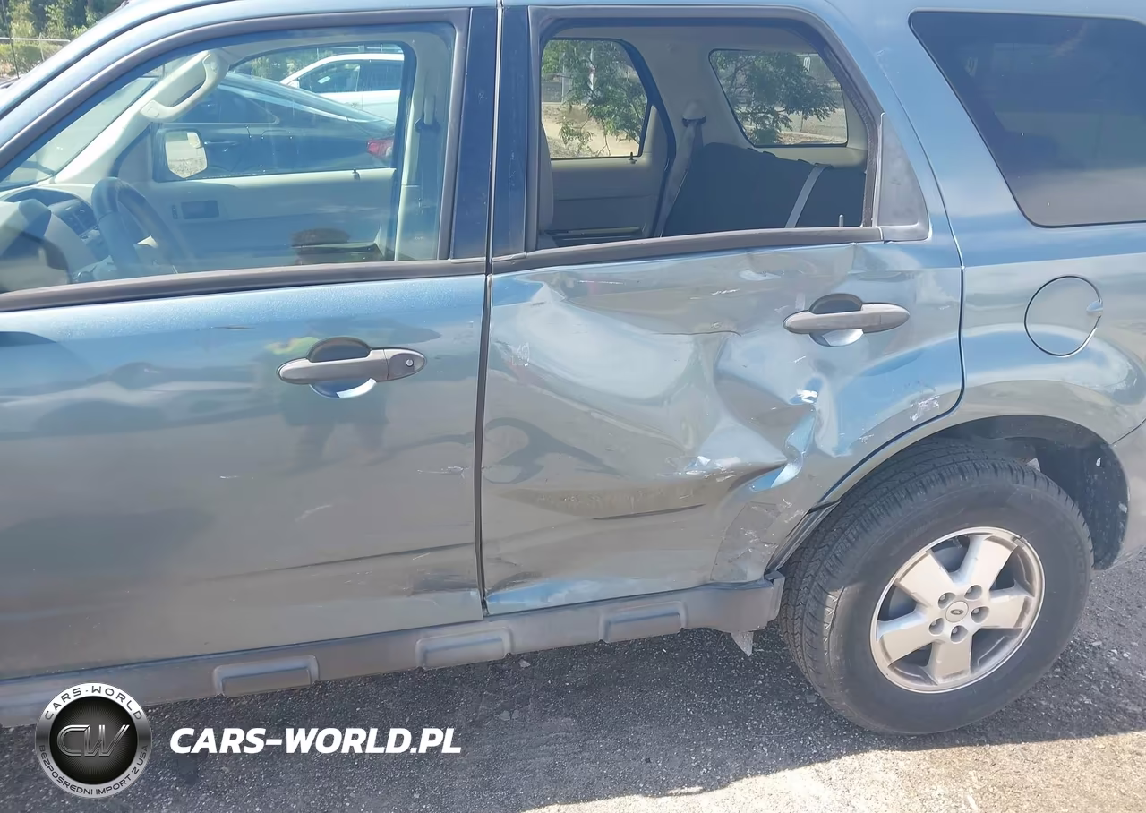 2011 Ford Escape Xls VIN:1FMCU0C77BKB75522 - 6