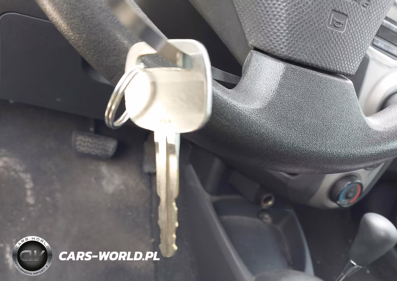 2009 Toyota Yaris VIN:JTDJT903295236983 - 11