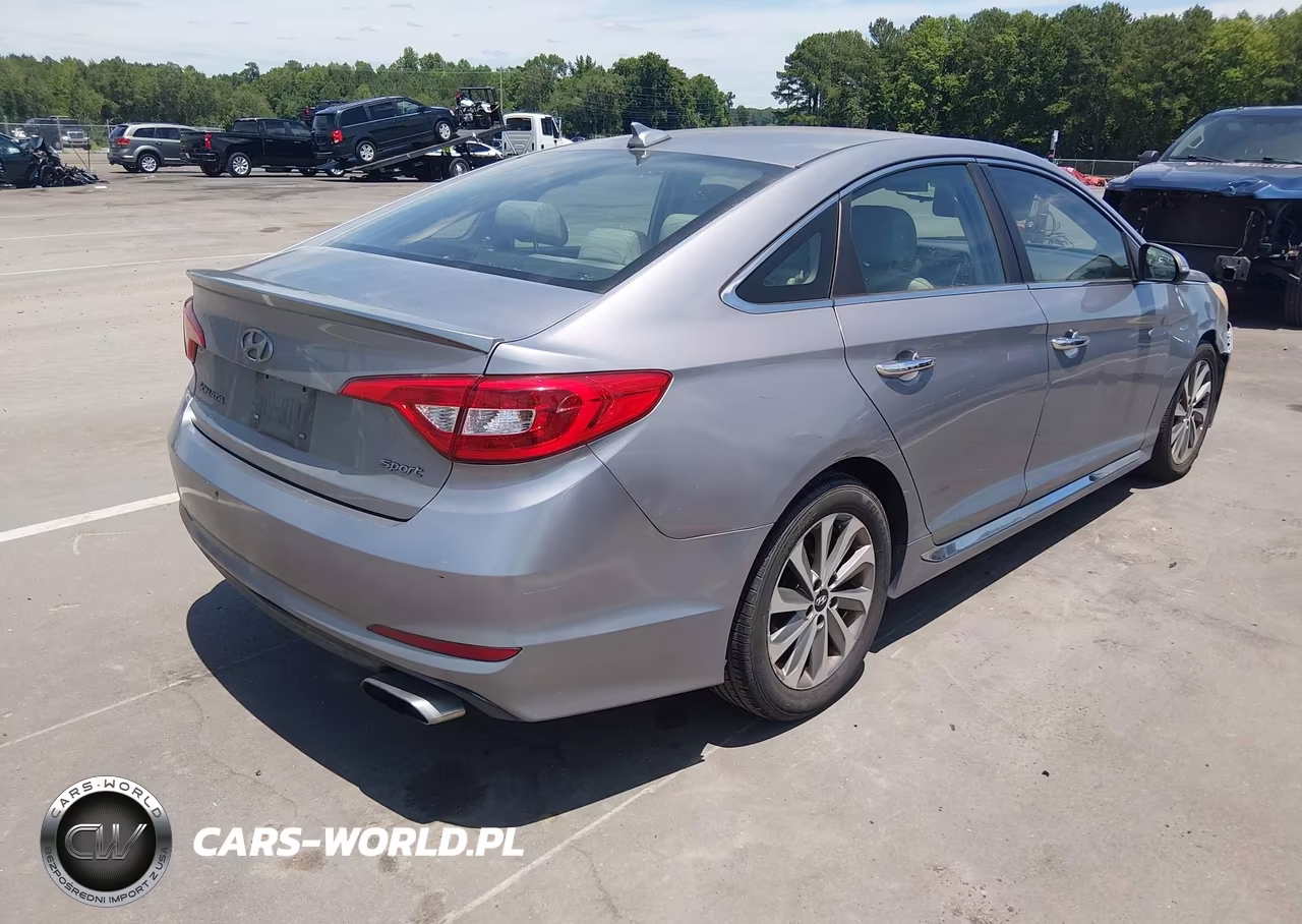 2016 Hyundai Sonata Sport VIN:5NPE34AF8GH379530 - 4