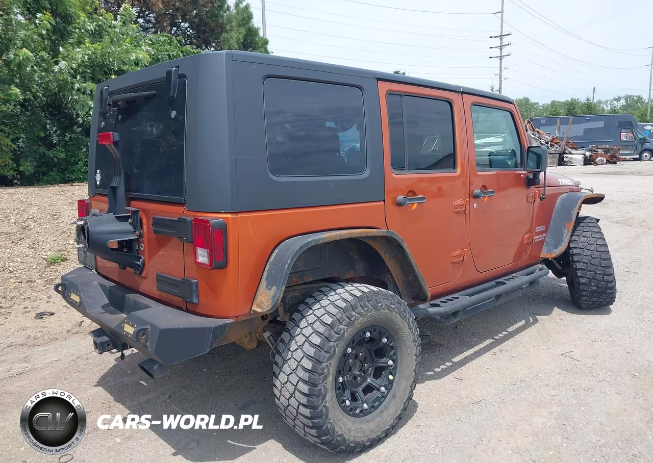 2010 Jeep Wrangler Unlimited Sport VIN:1J4BA3H16AL175285 - 4