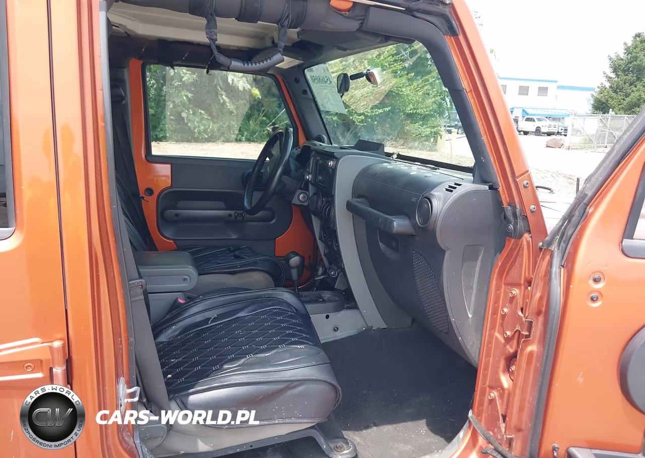 2010 Jeep Wrangler Unlimited Sport VIN:1J4BA3H16AL175285 - 5
