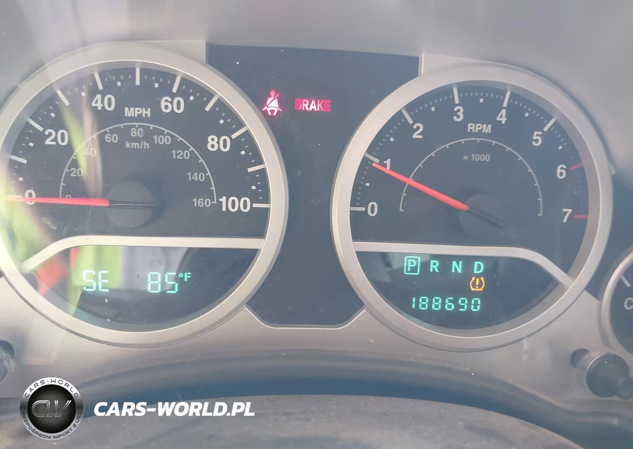 2010 Jeep Wrangler Unlimited Sport VIN:1J4BA3H16AL175285 - 7