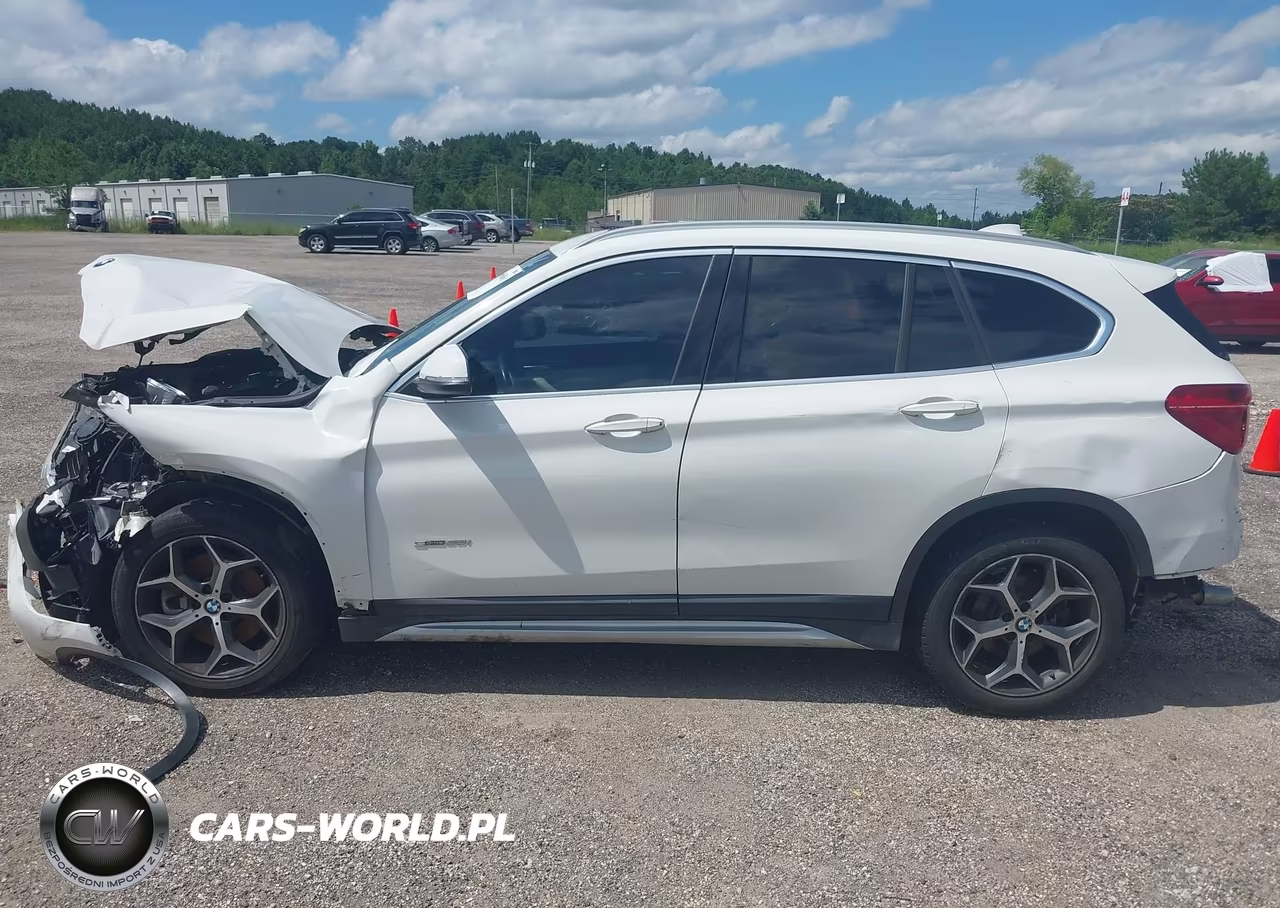 2018 BMW X1 Sdrive28I VIN:WBXHU7C3XJ5L04983 - 14