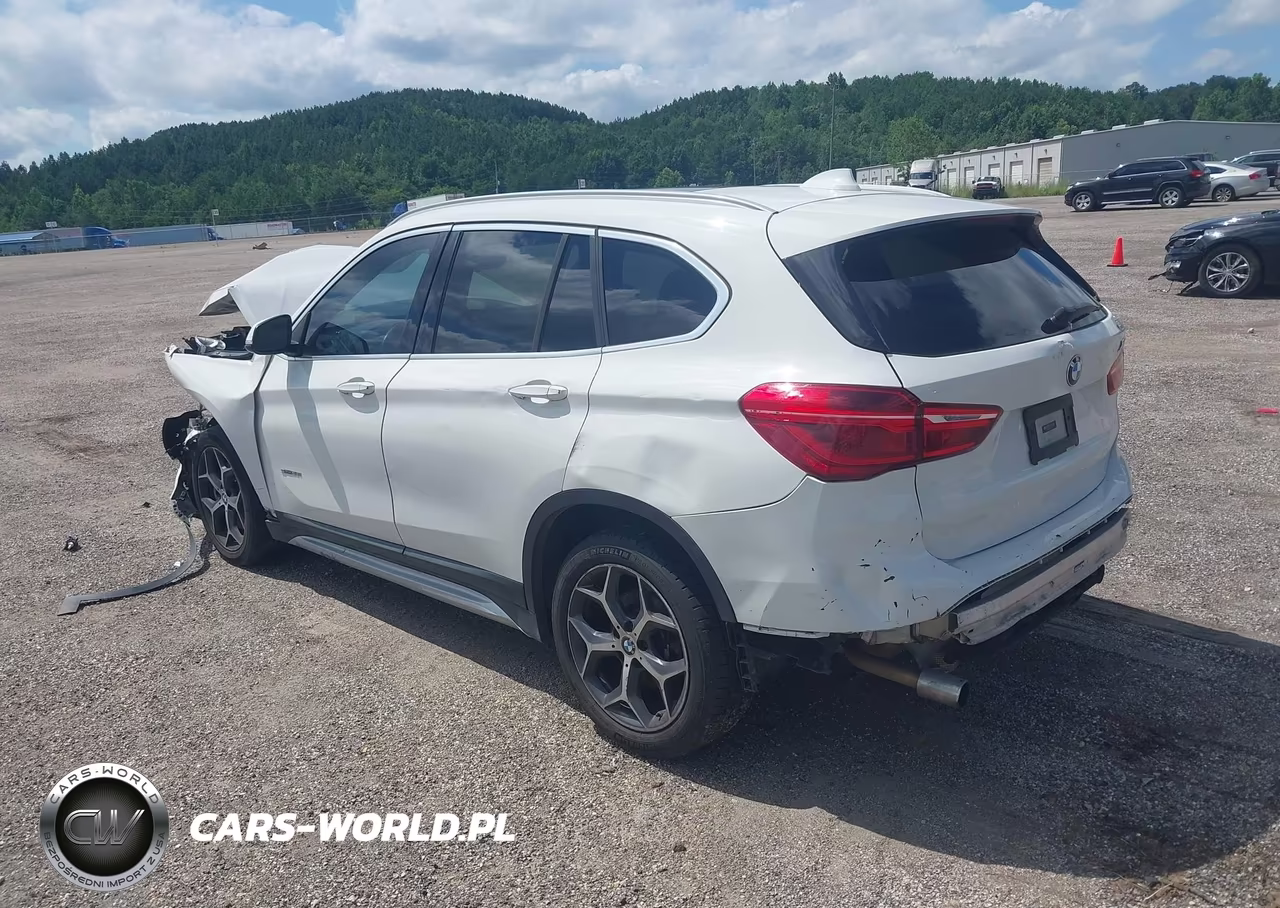 2018 BMW X1 Sdrive28I VIN:WBXHU7C3XJ5L04983 - 3