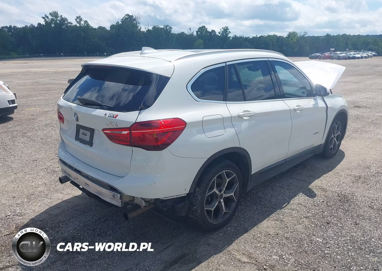 2018 BMW X1 Sdrive28I VIN:WBXHU7C3XJ5L04983 - 4