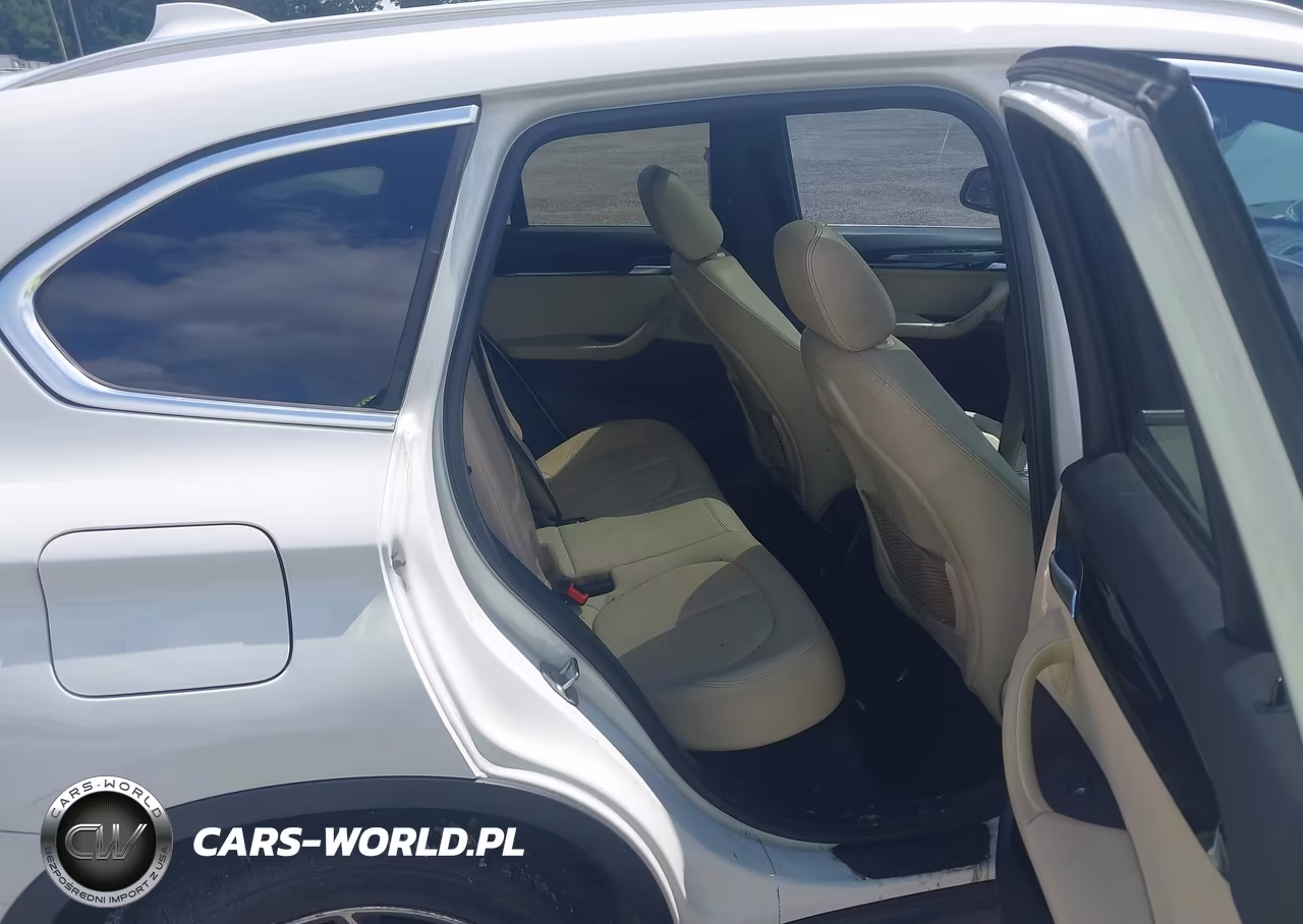 2018 BMW X1 Sdrive28I VIN:WBXHU7C3XJ5L04983 - 8