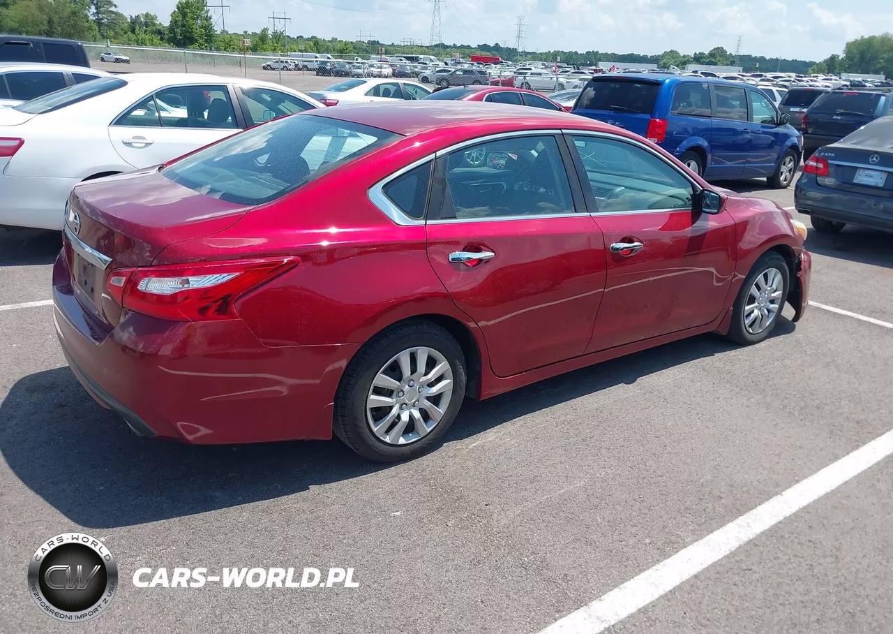 2017 Nissan Altima 2.5 S VIN:1N4AL3AP3HC473030 - 4