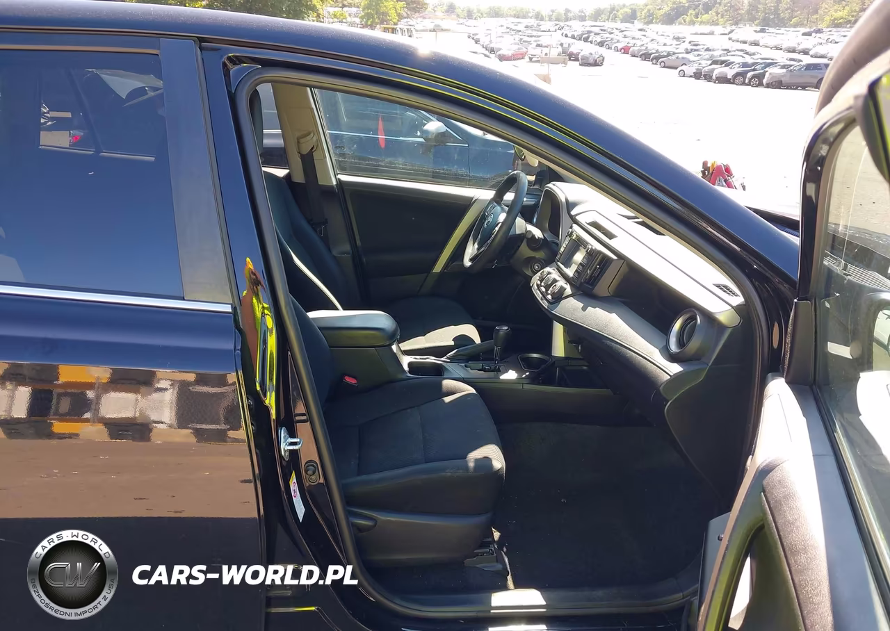 2017 Toyota Rav4 Le VIN:2T3BFREV2HW686940 - 5