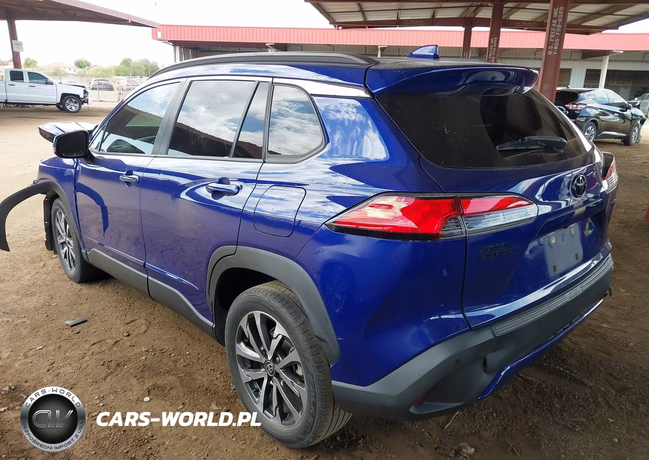 2022 Toyota Corolla Cross Xle VIN:7MUDAAAG0NV007539 - 3
