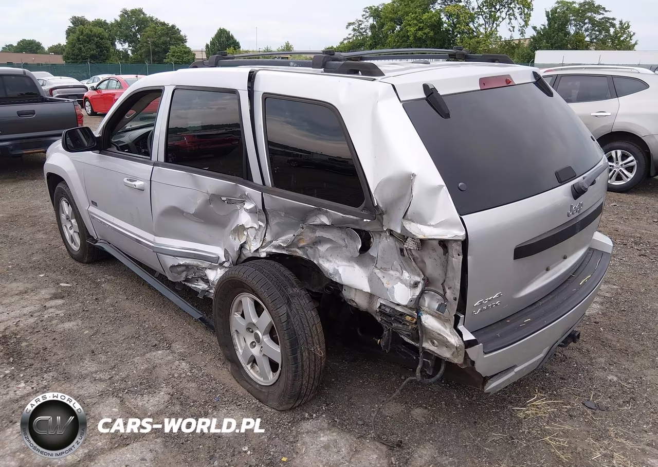 2009 Jeep Grand Cherokee Laredo VIN:1J8GR48K39C553781 - 3