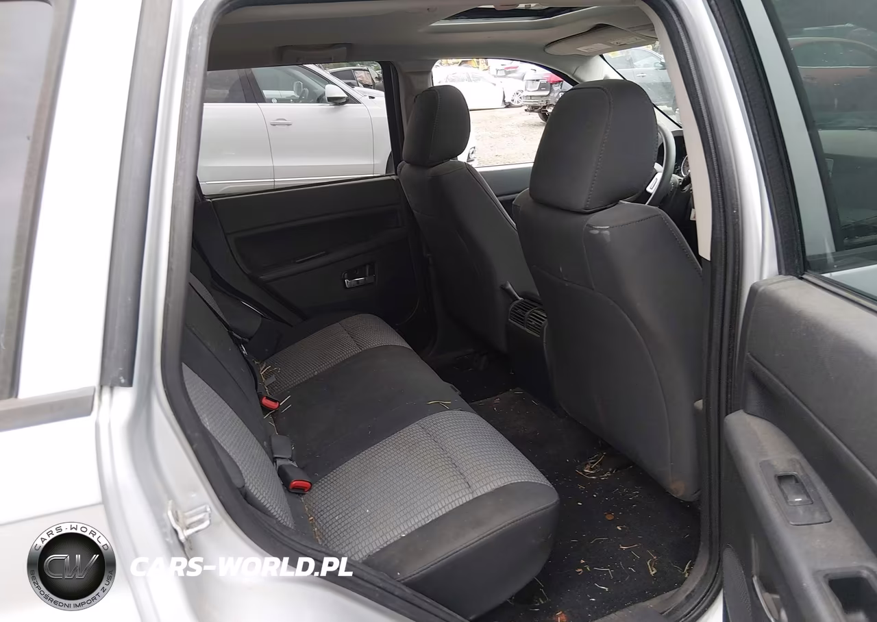 2009 Jeep Grand Cherokee Laredo VIN:1J8GR48K39C553781 - 8