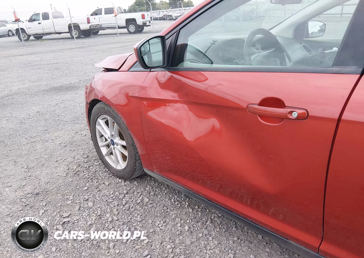 2018 Ford Focus Se VIN:1FADP3F25JL316670 - 12