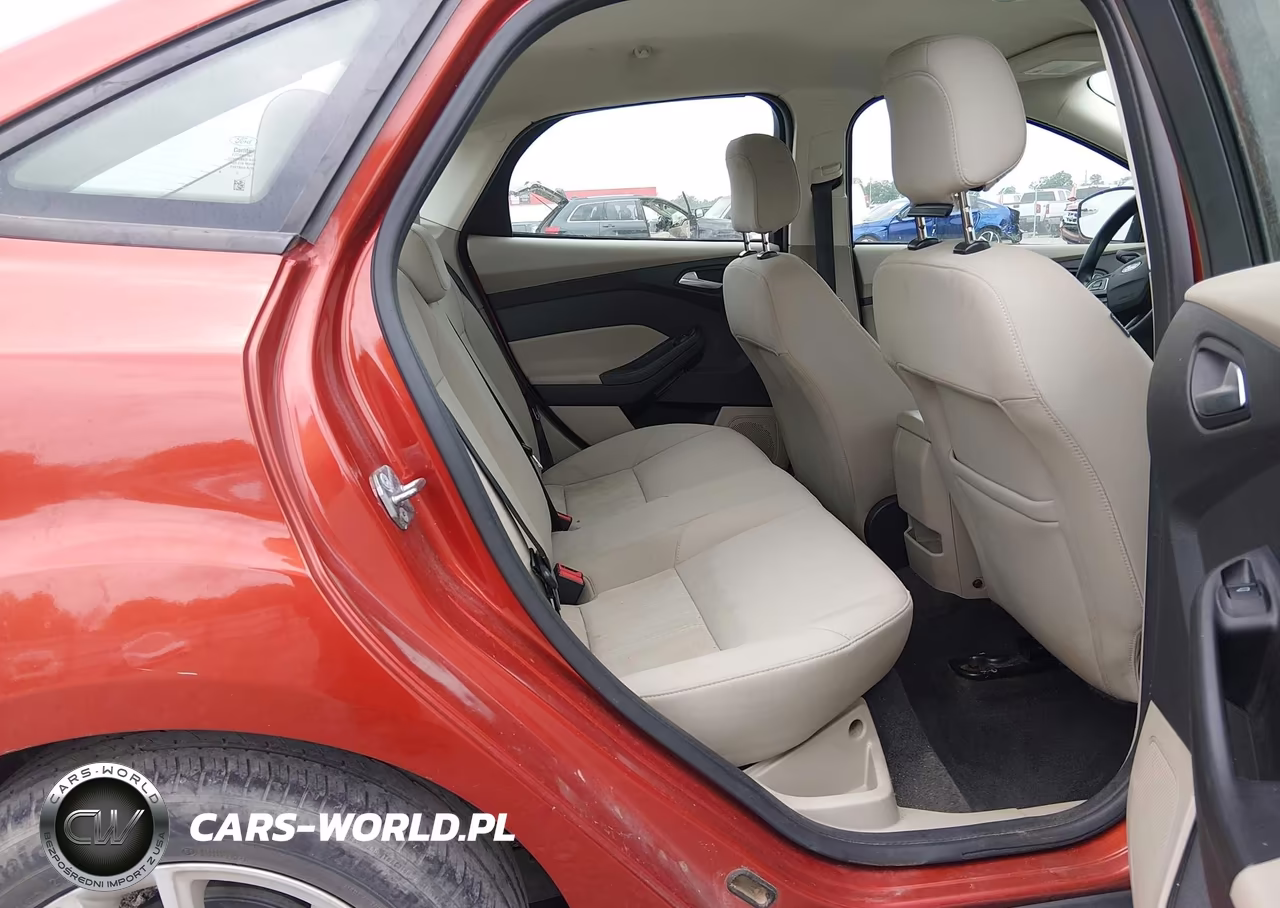 2018 Ford Focus Se VIN:1FADP3F25JL316670 - 8