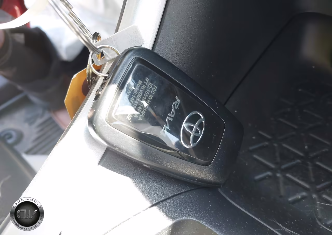 2025 Toyota Rav4 Hybrid Xle VIN:4T3RWRFV3SU200060 - 11