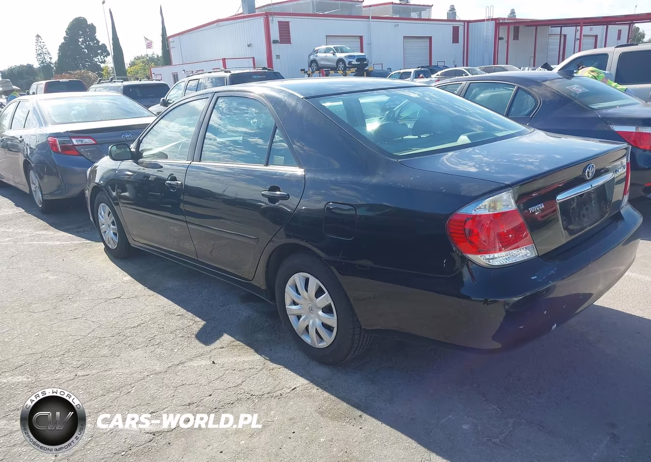 2005 Toyota Camry Le VIN:4T1BE32K05U409895 - 3
