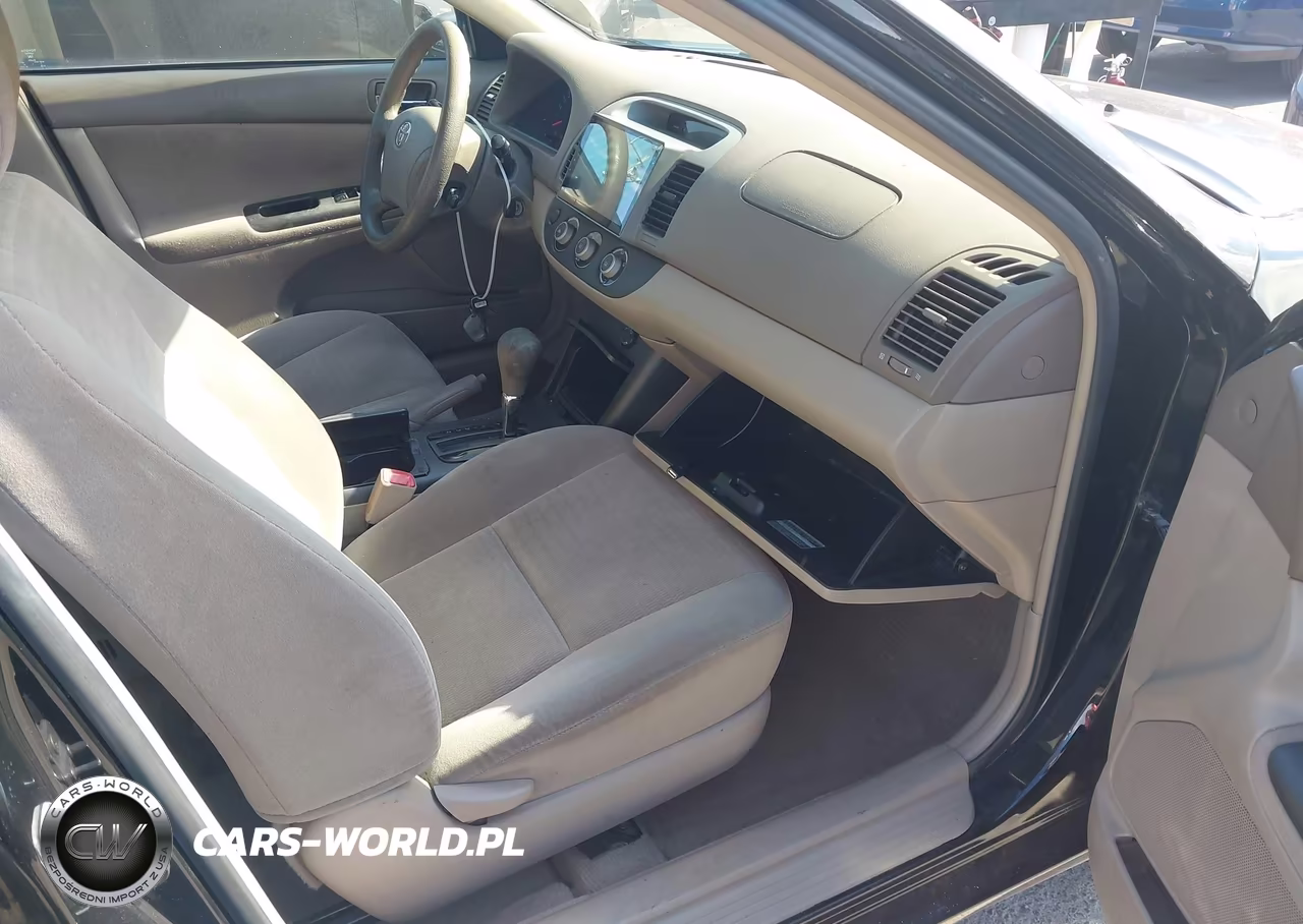 2005 Toyota Camry Le VIN:4T1BE32K05U409895 - 5