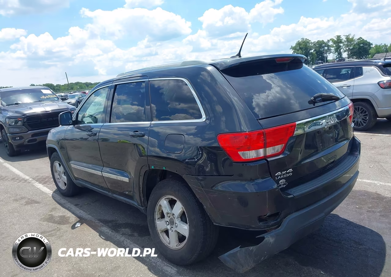 2012 Jeep Grand Cherokee Laredo VIN:1C4RJFAG9CC208304 - 3