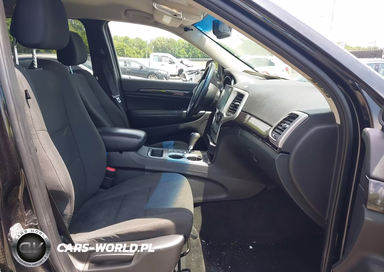 2012 Jeep Grand Cherokee Laredo VIN:1C4RJFAG9CC208304 - 5