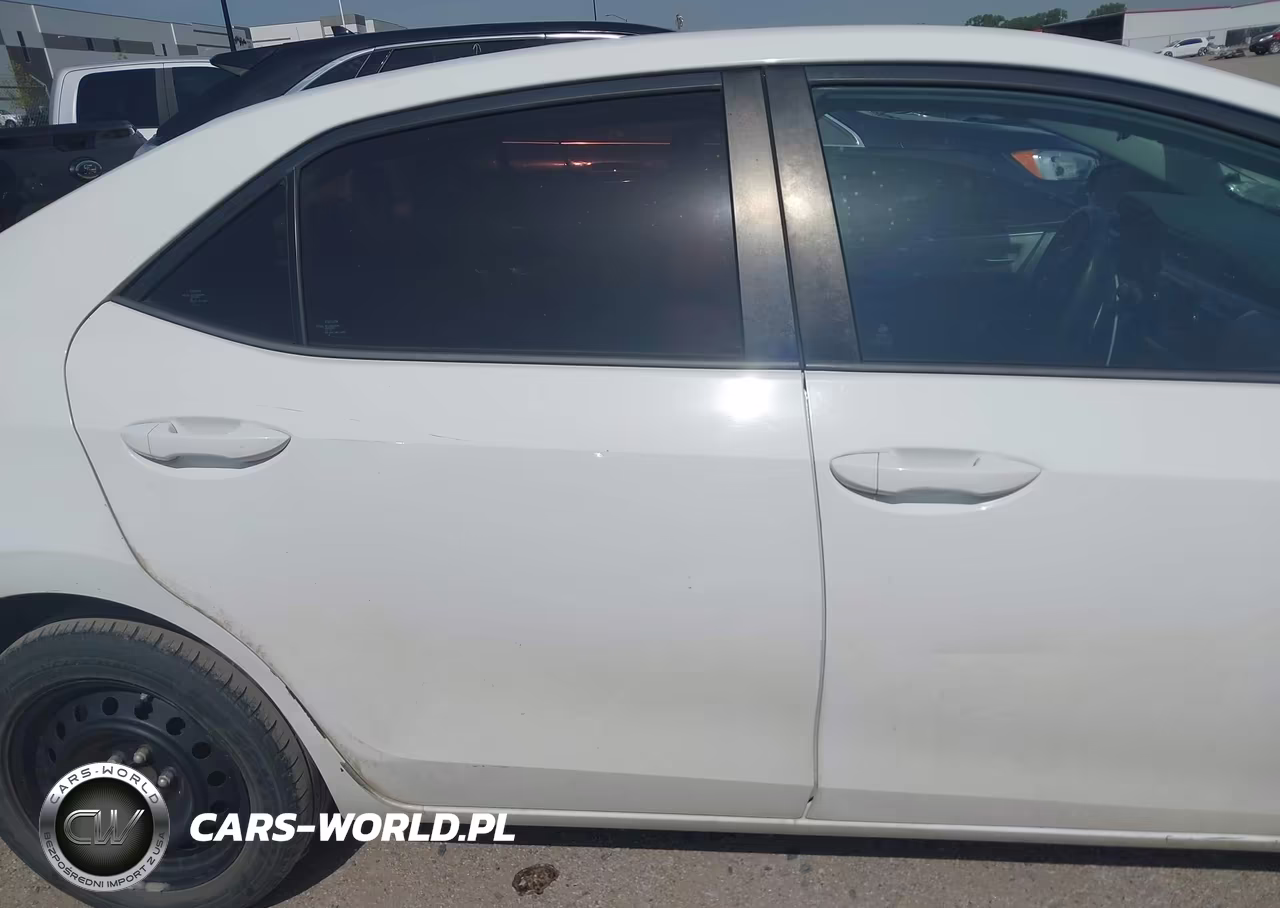 2015 Toyota Corolla Le VIN:5YFBURHE1FP302221 - 13