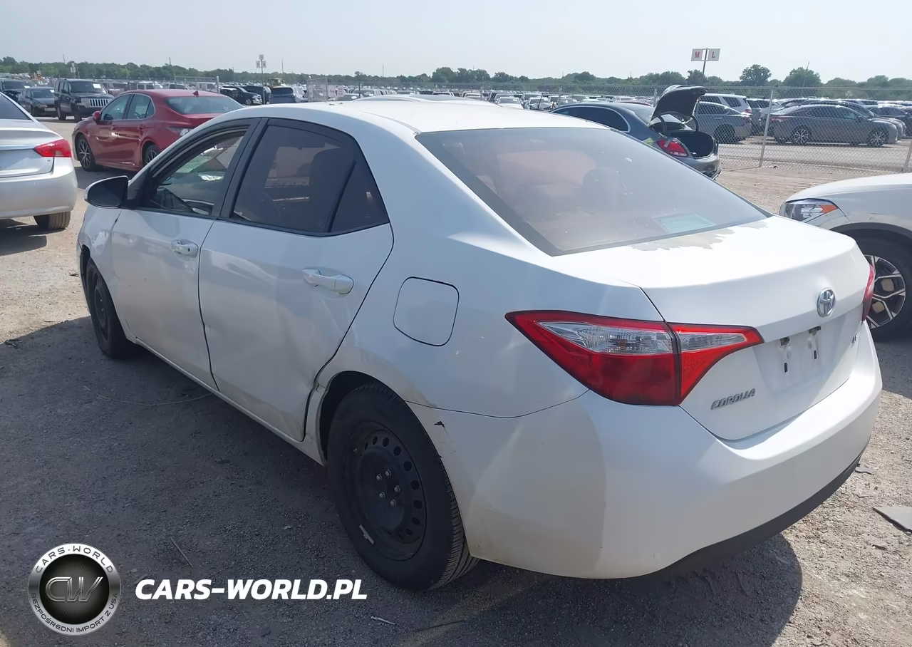 2015 Toyota Corolla Le VIN:5YFBURHE1FP302221 - 3