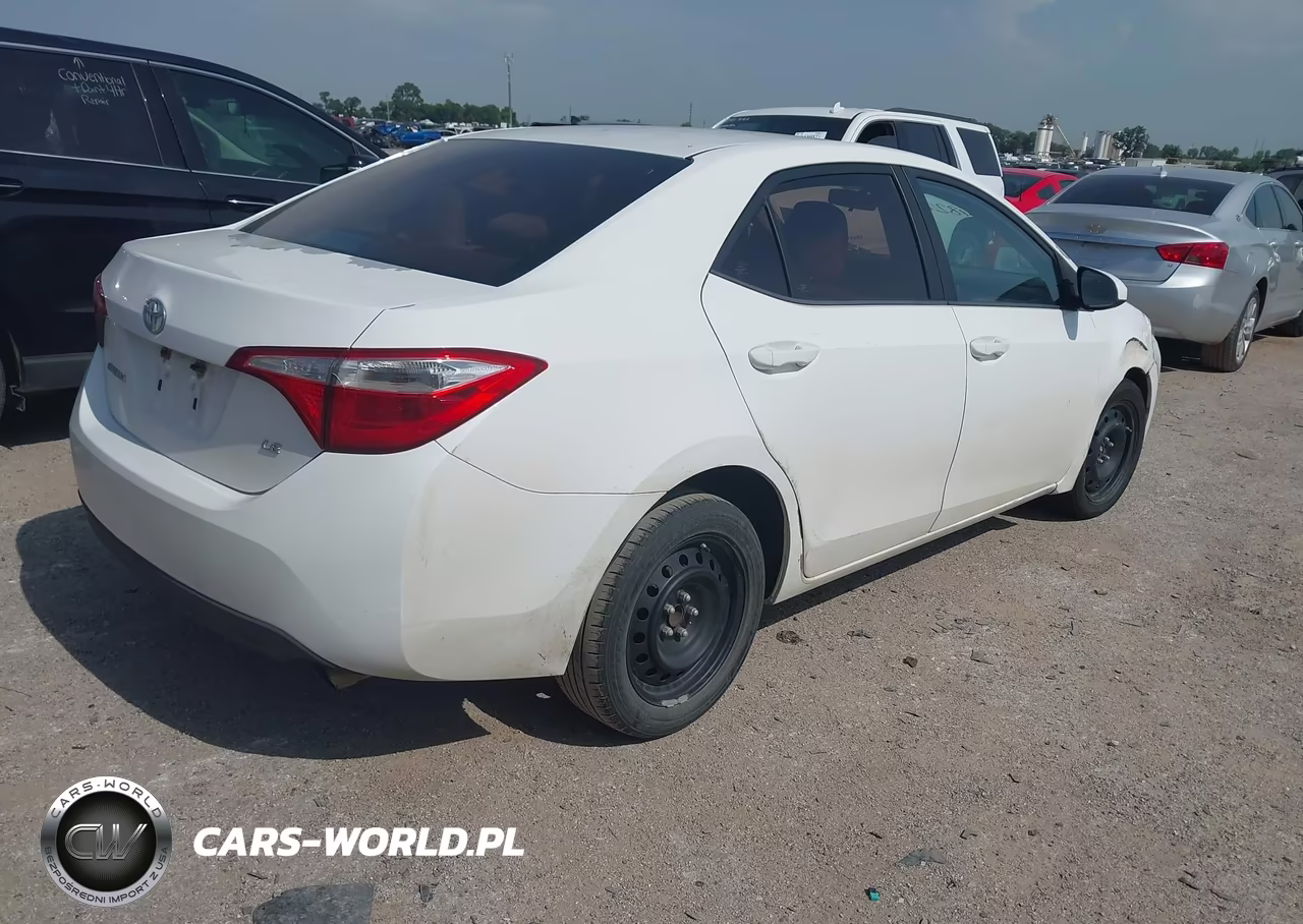 2015 Toyota Corolla Le VIN:5YFBURHE1FP302221 - 4
