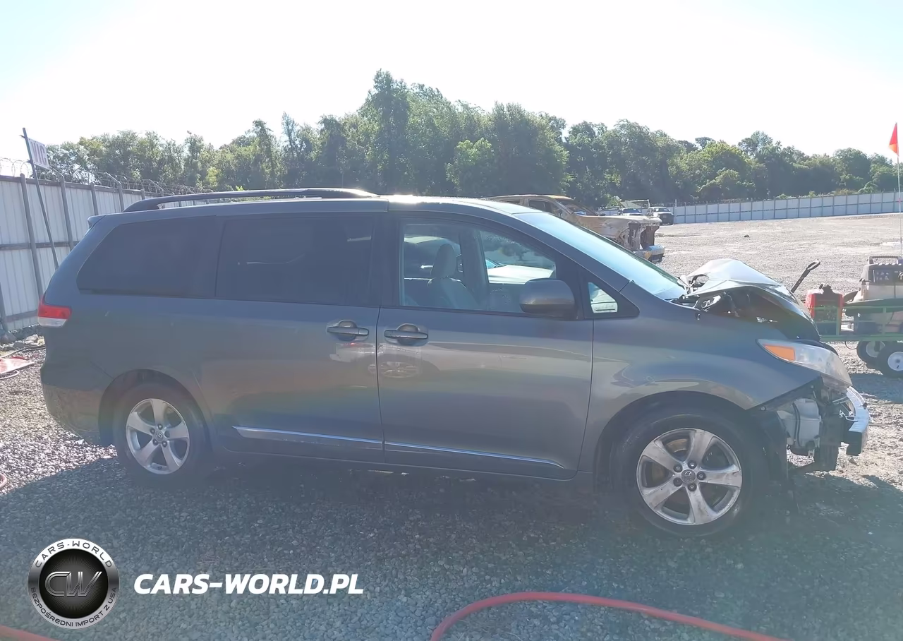 2011 Toyota Sienna Le V6 VIN:5TDKK3DC5BS095390 - 14