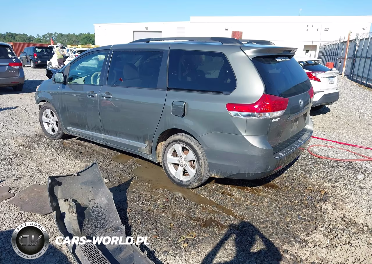 2011 Toyota Sienna Le V6 VIN:5TDKK3DC5BS095390 - 3