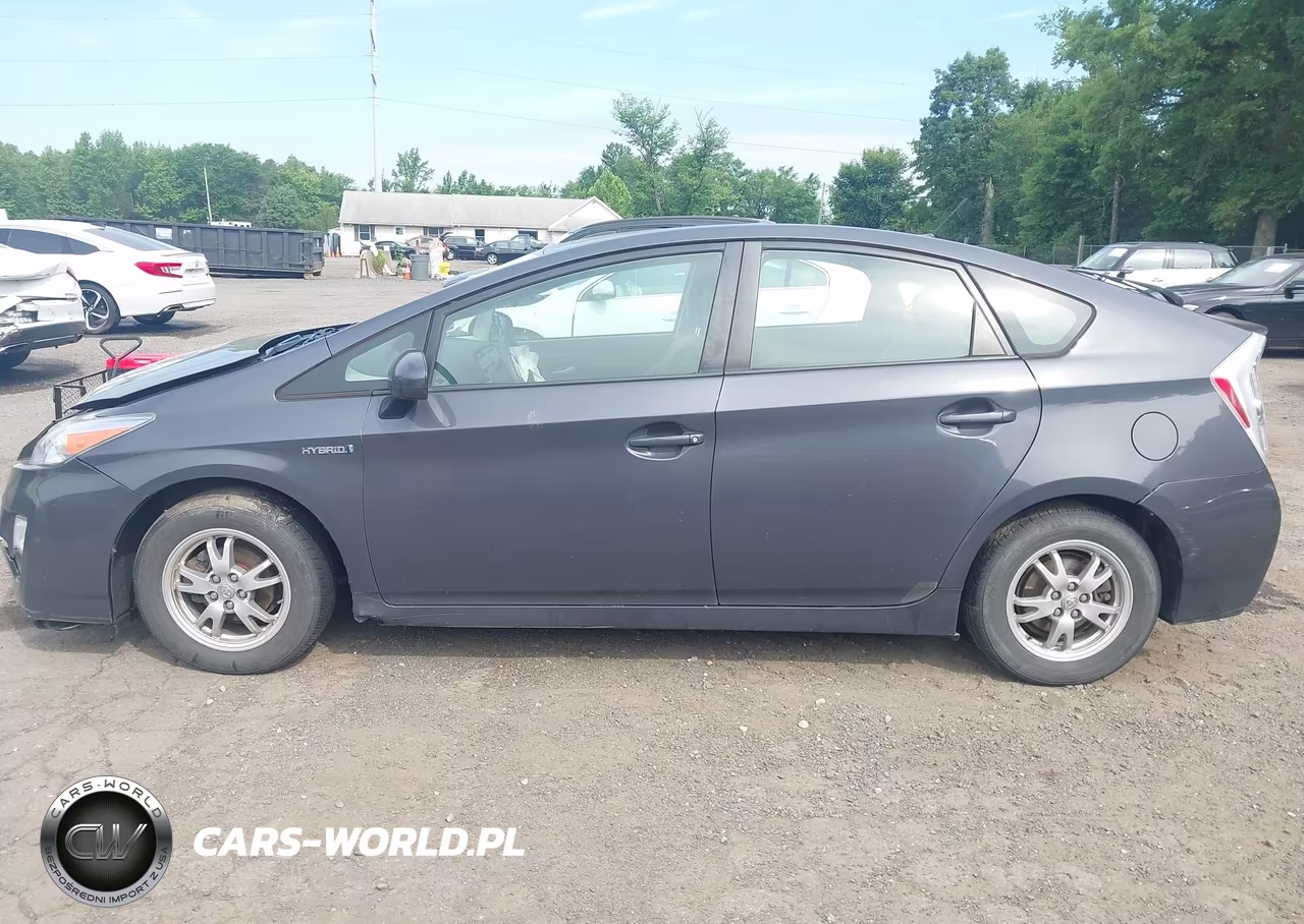 2011 Toyota Prius Two VIN:JTDKN3DUXB1398064 - 13